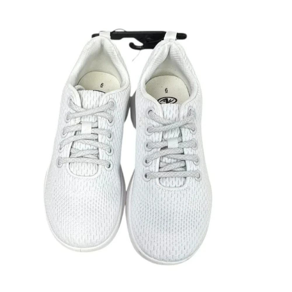 Athletic Works White Womens‎ Size 6 Sneaker Jogger NWT